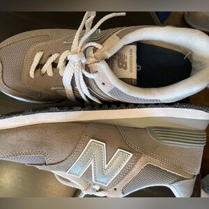 New Balance Women’s sneakers size 8.5